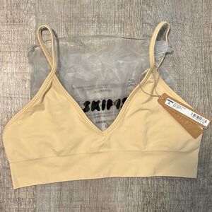SKIMS Soft Smoothing Seamless Bralette Sand